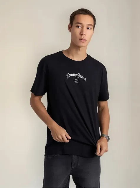 Camiseta Tommy Jeans Masculina Regular Grunge Arch Preta