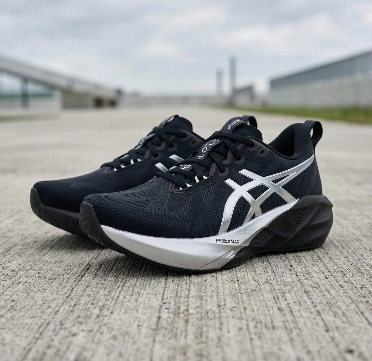 ✨tenis asics novablast 5 platinum masculino prata+preto