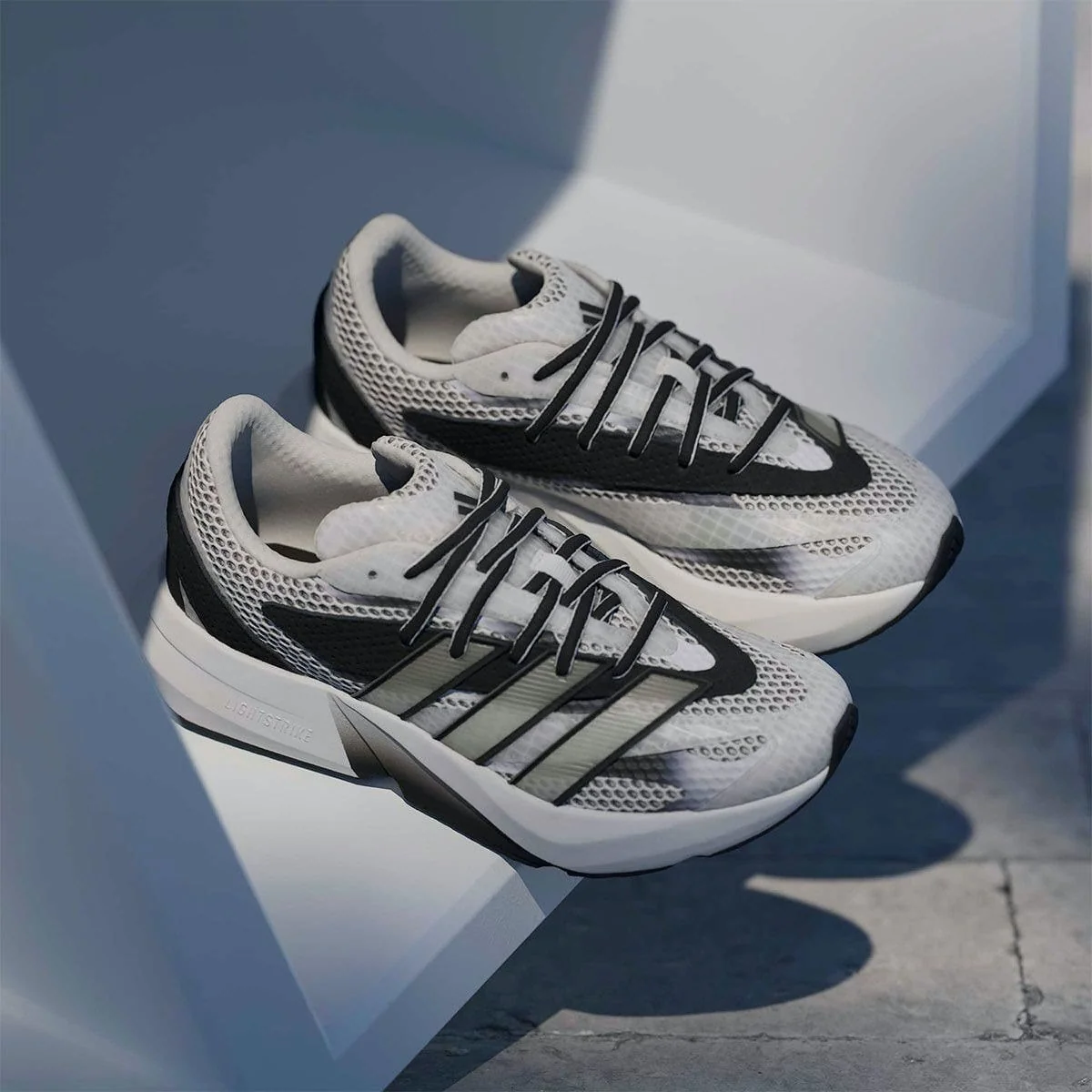 ✨Tenis adidas lightblaze masculino branco+preto