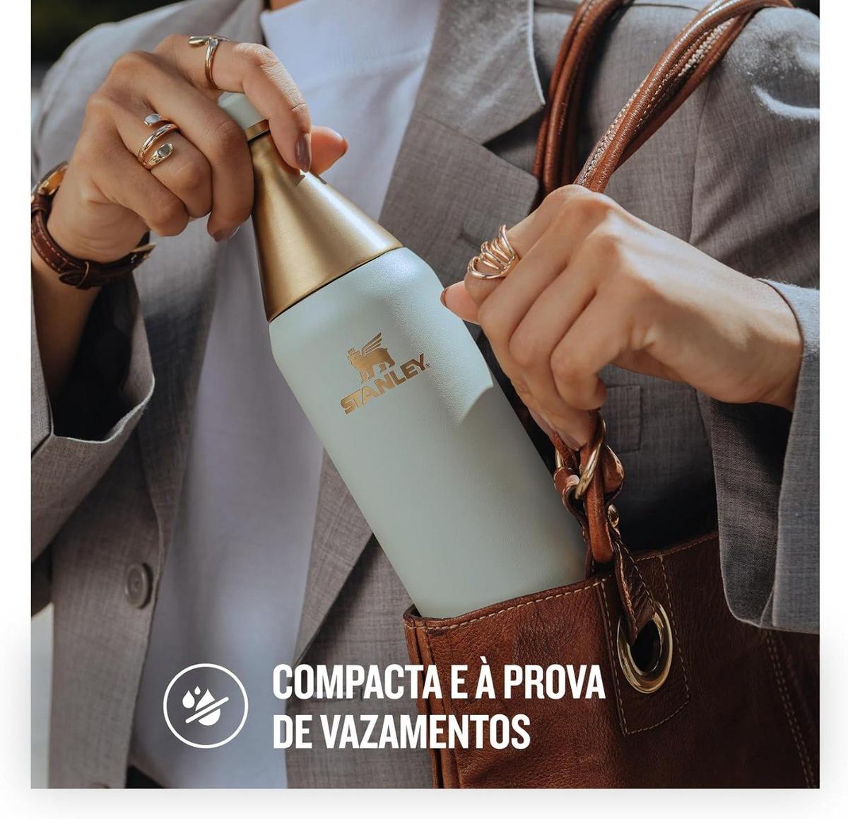 ✨ Stanley Garrafa Térmica Slim Bottle Gilded Celadon | 591 ML