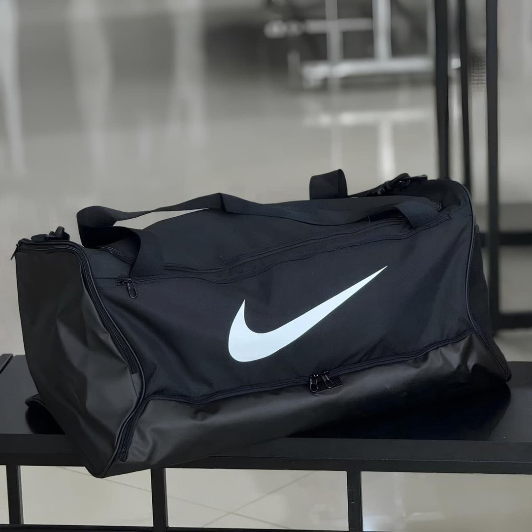 ✨ Bolsa de treino Nike Brasilia 95 60lts cor preta
